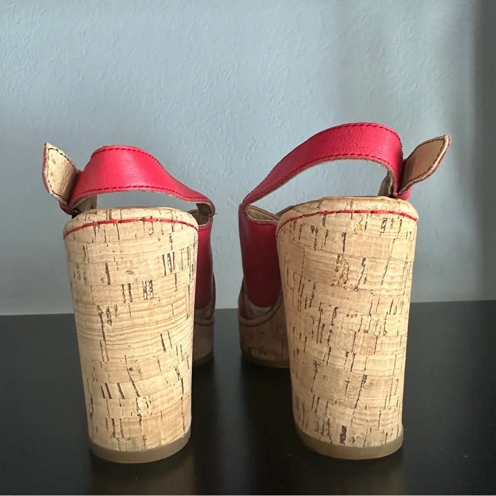 Born Jenni Red Leather Platform Comfort Sandals Size 8